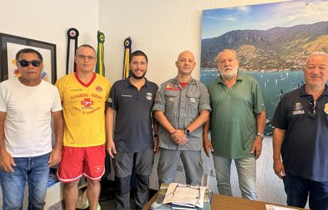 prefeito-toninho-colucci-trata-da-implantacao-da-base-do-gbmar-em-reuniao-com-comando-dos-bombeiros-maritimos.jpeg